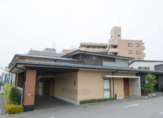 写真：長住斎場外観